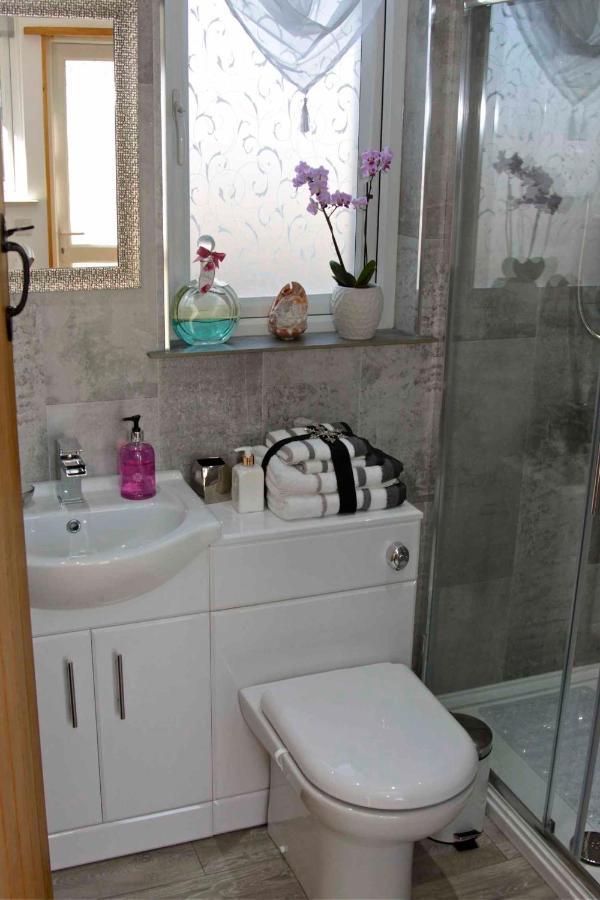 Formby Pinewood Studio Bed & Breakfast Dış mekan fotoğraf