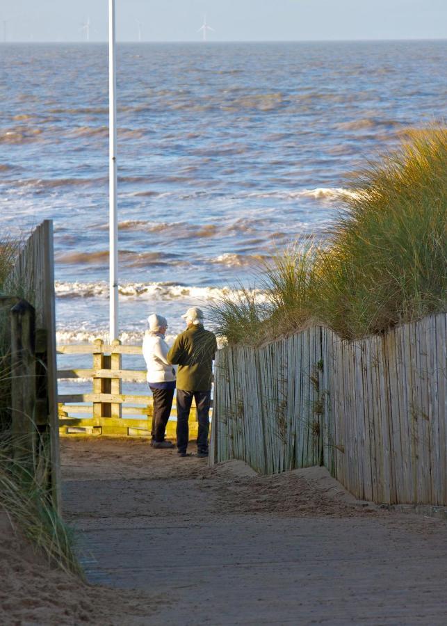 Formby Pinewood Studio Bed & Breakfast Dış mekan fotoğraf