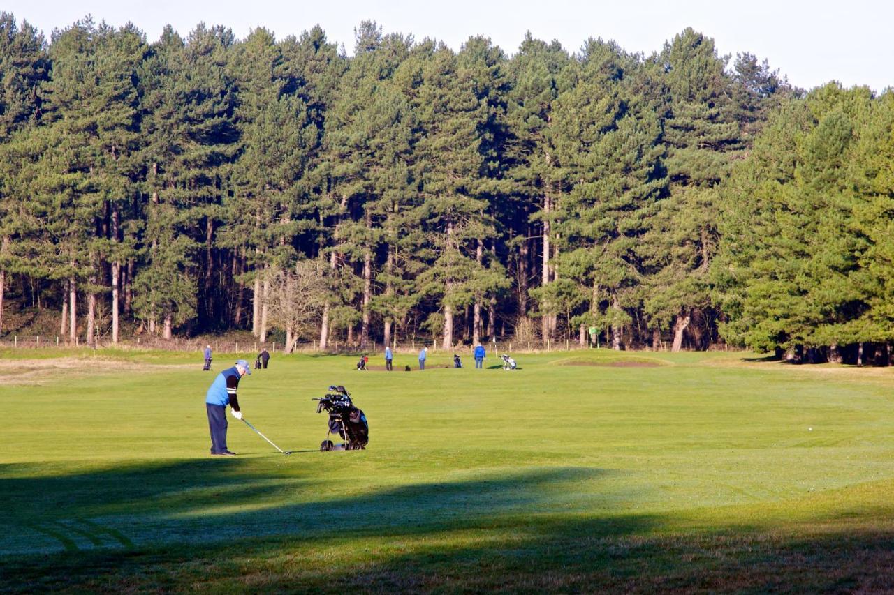 Formby Pinewood Studio Bed & Breakfast Dış mekan fotoğraf